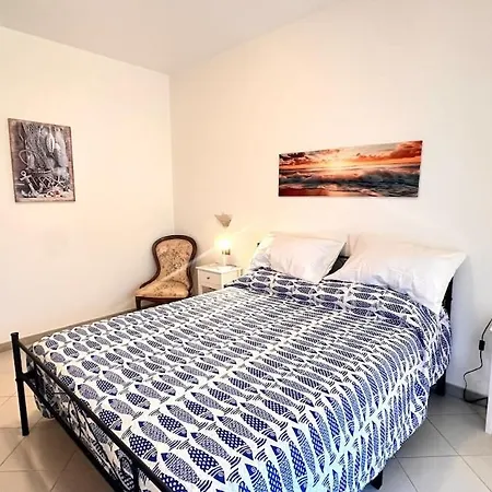 Relax Among The Olive Trees And The Sea Serreta